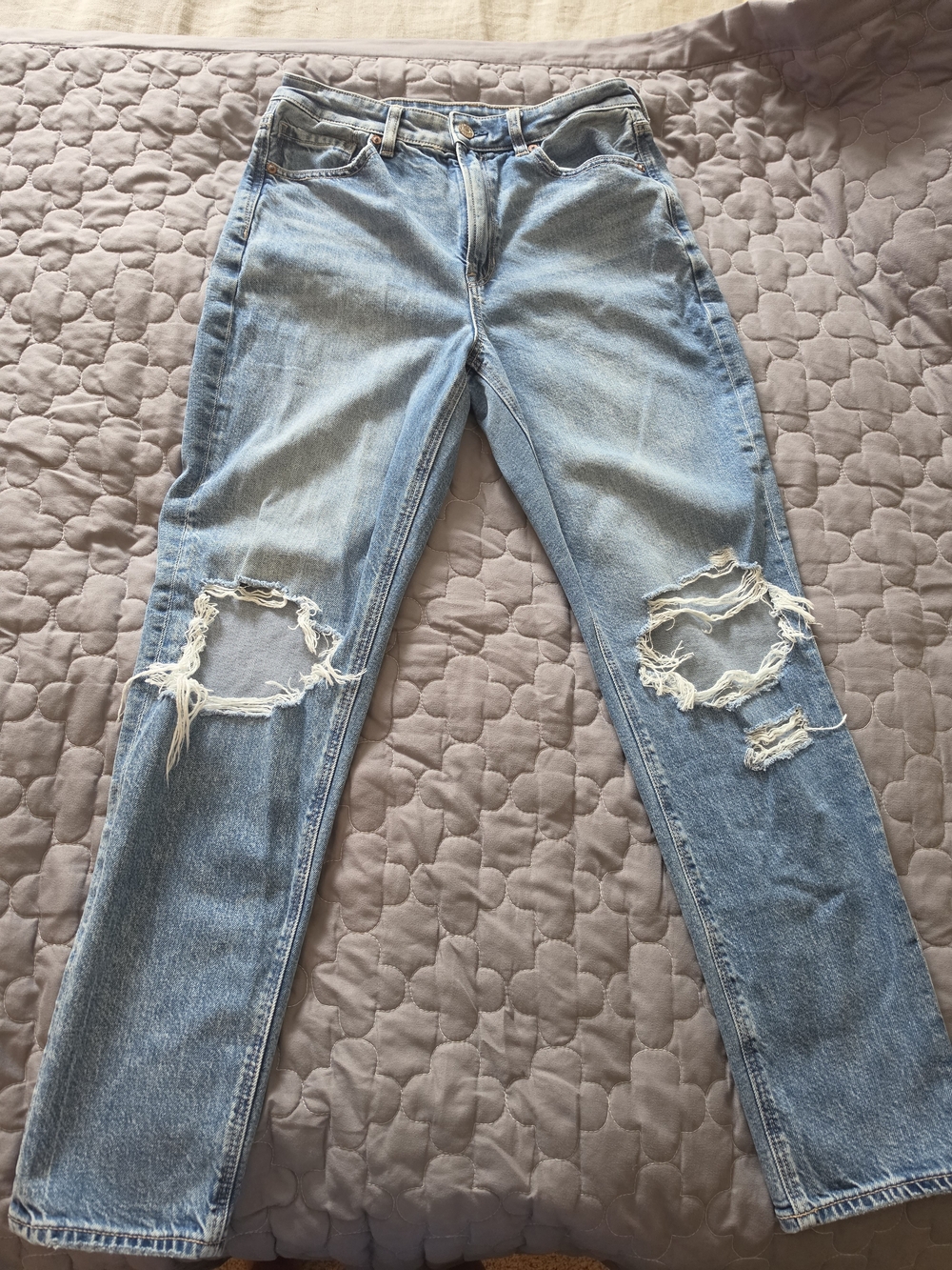 American Eagle Outfitters Light Blue Distressed Straight Leg Jeans